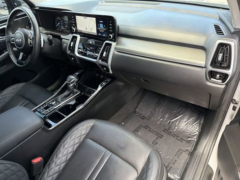 Used 2023 Kia Sorento SX AWD/4WD image 11