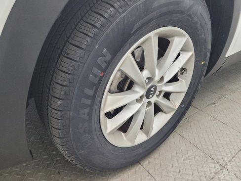 Used 2019 Kia Sorento LX image 31