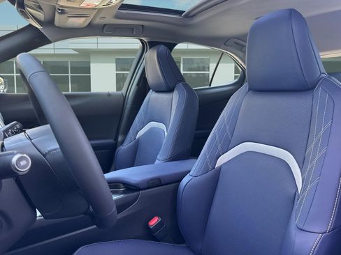 New 2026 Lexus UX 300h FWD image 5