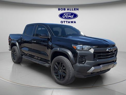 Used 2024 Chevrolet Colorado Trail Boss w/ Advanced Trailering Package AWD/4WD image 7