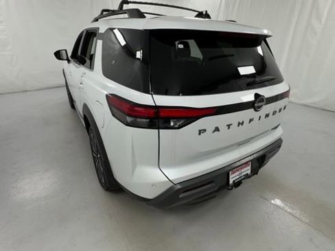 New 2026 Nissan Pathfinder Platinum AWD/4WD image 5
