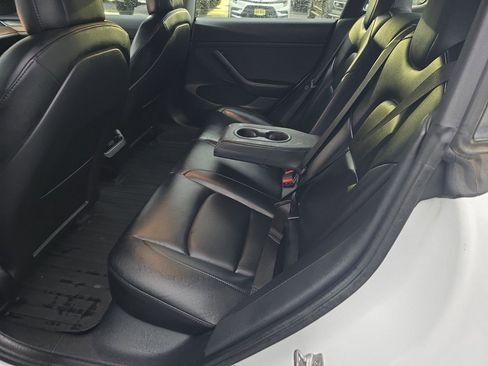 Used 2022 Tesla Model 3 Performance image 16