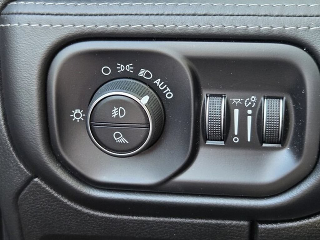 Used 2020 RAM 1500 Limited AWD/4WD image 29