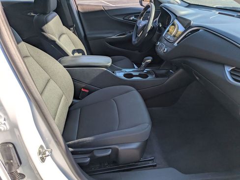 Used 2024 Chevrolet Malibu LT image 35