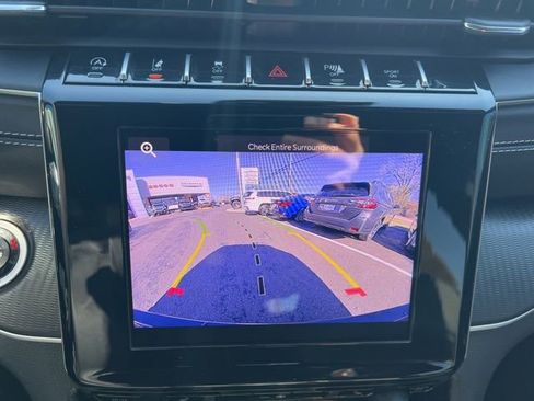 Used 2025 Jeep Grand Cherokee Altitude image 15