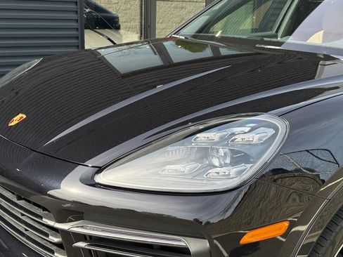 Certified 2022 Porsche Cayenne Coupe AWD/4WD image 13