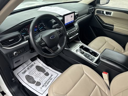 Used 2020 Ford Explorer XLT w/ Equipment Group 202A AWD/4WD image 21
