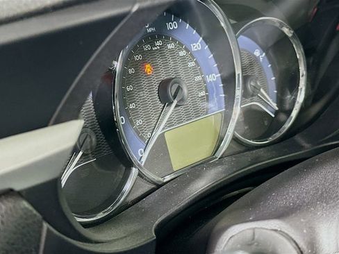 Used 2015 Toyota Corolla L image 12