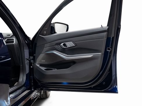 Used 2025 BMW M3 Competition w/ Executive Package image 57