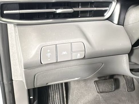 Used 2022 Hyundai Elantra SEL w/ Convenience Package FWD image 19