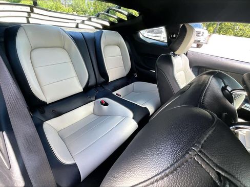 Used 2017 Ford Mustang GT Premium RWD image 20