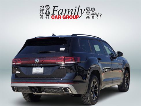 New 2026 Volkswagen Atlas Peak Edition image 4