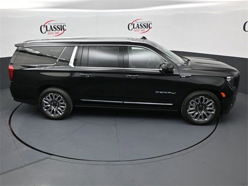 Used 2023 GMC Yukon XL Denali Ultimate image 16
