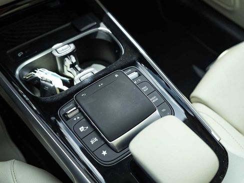 Used 2022 Mercedes-Benz GLB 250 image 20