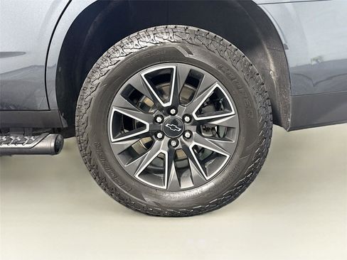 Used 2021 Chevrolet Tahoe Z71 w/ Luxury Package AWD/4WD image 35