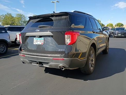 Used 2023 Ford Explorer XLT w/ Equipment Group 202A AWD/4WD image 14