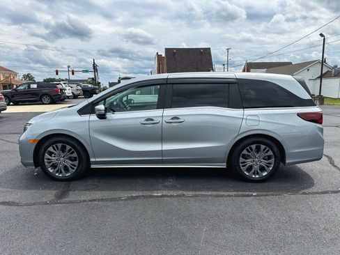 Used 2025 Honda Odyssey Touring image 4