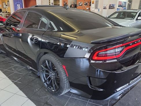 Used 2017 Dodge Charger R/T image 8