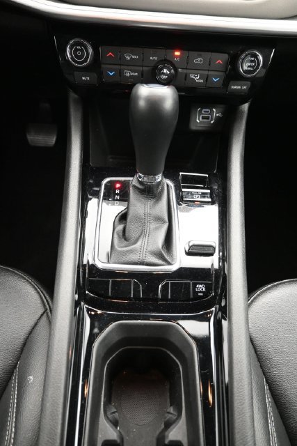 Used 2025 Jeep Compass Limited AWD/4WD image 12