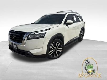Used 2023 Nissan Pathfinder Platinum