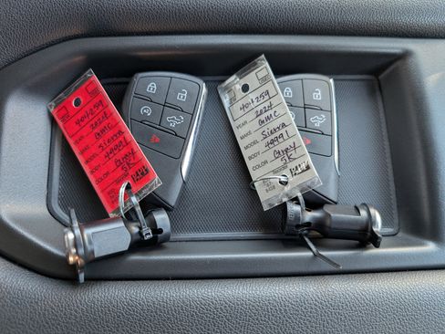 Used 2024 GMC Sierra 1500 Elevation image 36