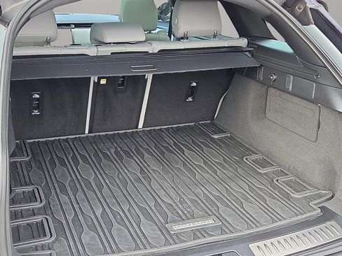 Used 2024 Land Rover Range Rover Velar Dynamic SE image 8