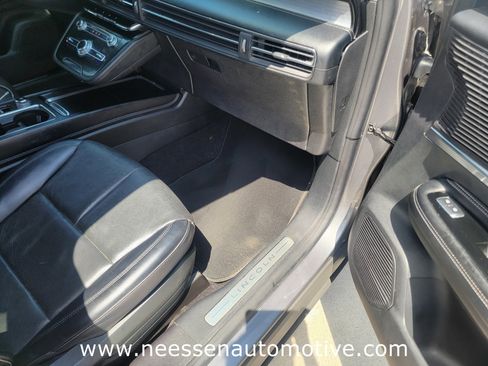 Used 2022 Lincoln Corsair FWD w/ Premium Package image 9