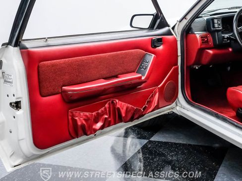 Used 1990 Ford Mustang LX image 39