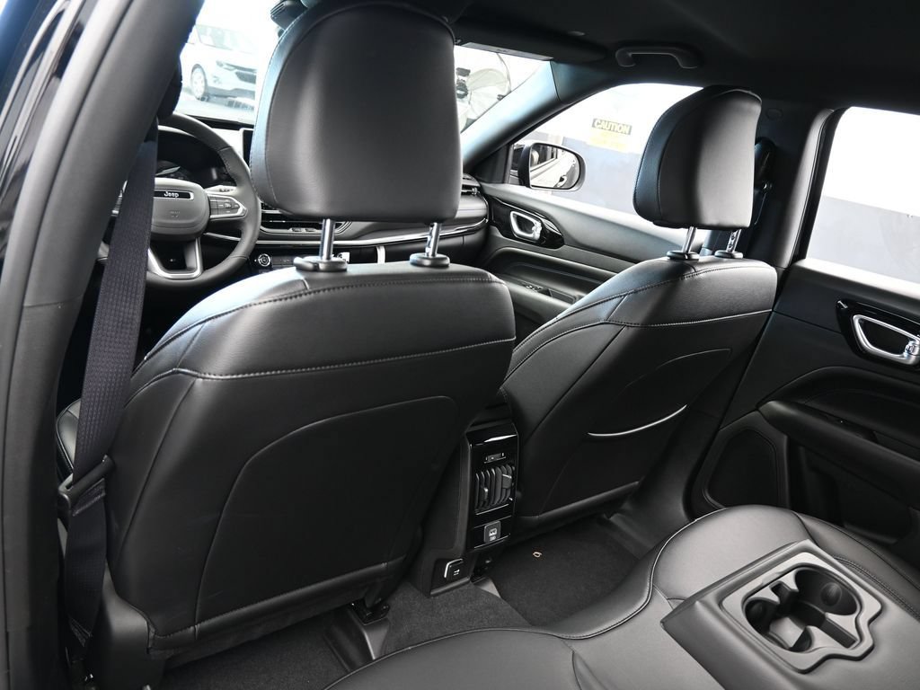 New 2026 Jeep Compass Latitude AWD/4WD image 29