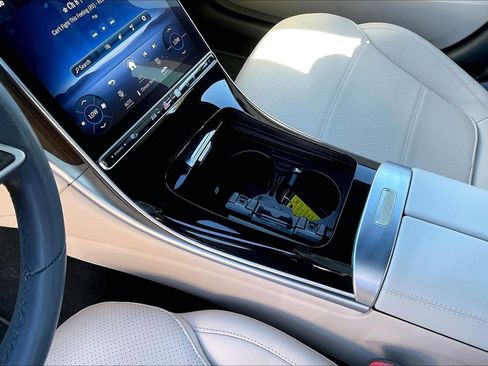 Used 2022 Mercedes-Benz C 300 Sedan image 18