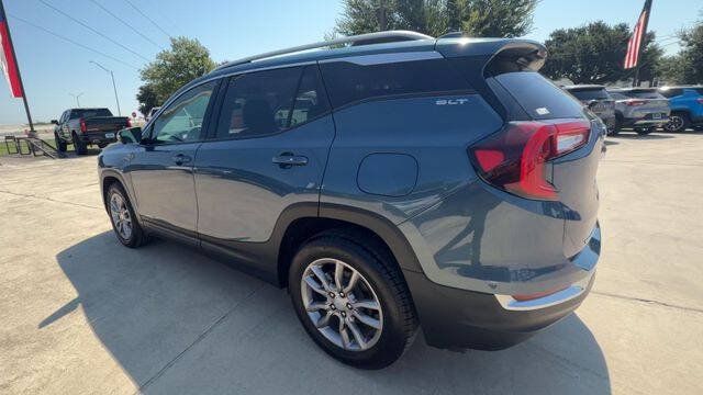 Used 2024 GMC Terrain SLT AWD/4WD image 6