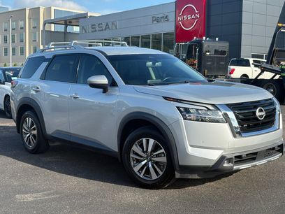 Used 2022 Nissan Pathfinder SL