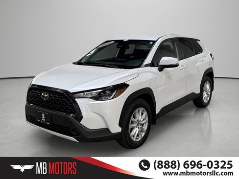 Used 2024 Toyota Corolla Cross LE AWD/4WD image 1