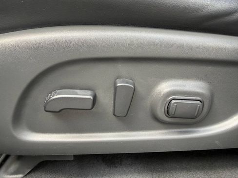Used 2020 Nissan Pathfinder SL AWD/4WD image 19