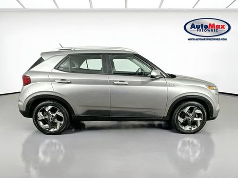 Used 2023 Hyundai Venue SEL w/ Cargo Package FWD image 10
