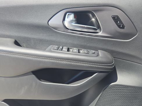 New 2026 Chrysler Pacifica Select image 17