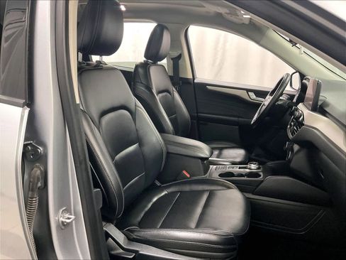 Used 2022 Ford Escape SEL w/ Technology Package image 11