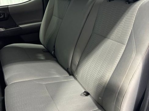 Used 2019 Toyota Tacoma SR5 AWD/4WD image 38