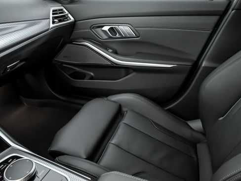 Used 2026 BMW M3 Competition w/ Executive Package image 37