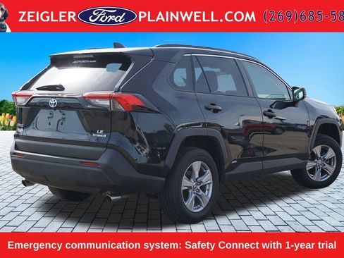 Used 2022 Toyota RAV4 LE AWD/4WD image 5