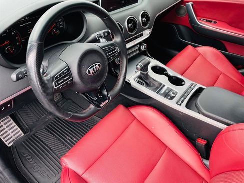 Used 2021 Kia Stinger GT1 RWD image 8