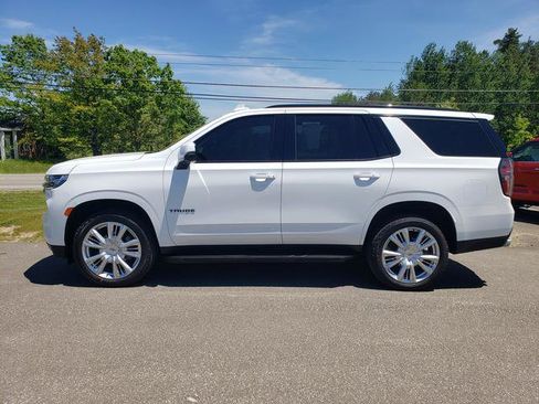 Used 2022 Chevrolet Tahoe RST w/ Sport Performance Package AWD/4WD image 7