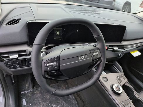 New 2026 Kia Sportage EX image 9