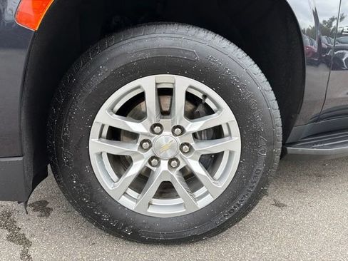 Certified 2022 Chevrolet Suburban LT AWD/4WD image 9