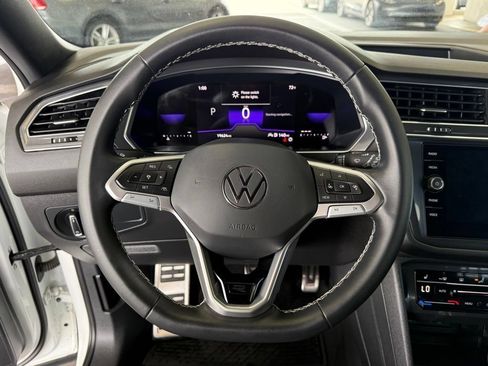 Used 2023 Volkswagen Tiguan SE R-Line FWD image 17