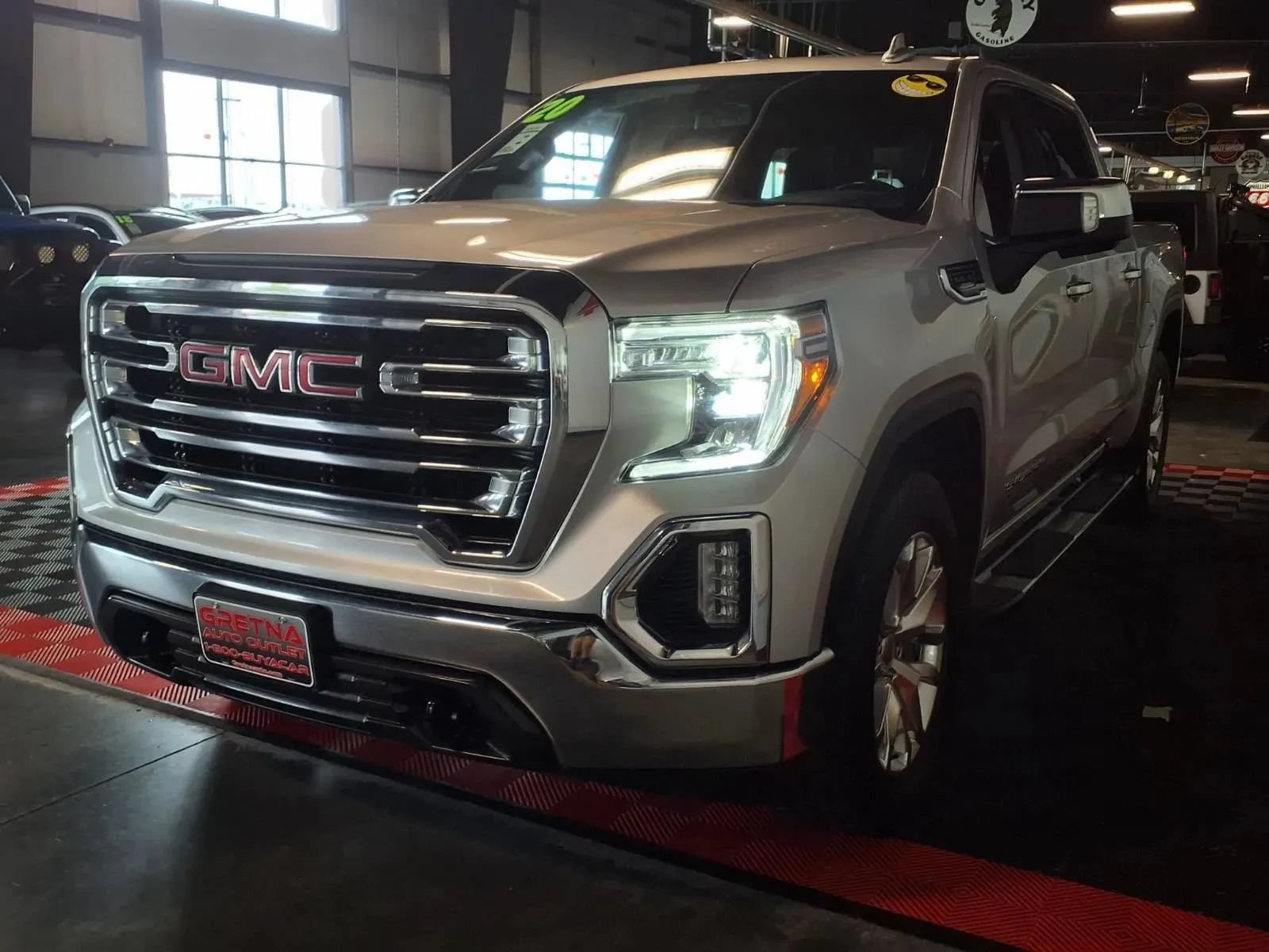Used 2020 GMC Sierra 1500 SLT w/ SLT Premium Package AWD/4WD image 4