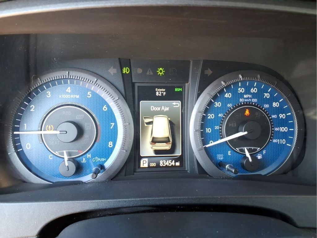 Used 2020 Toyota Sienna Limited Premium FWD image 19