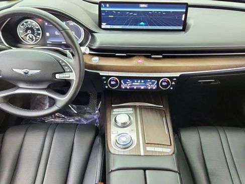 Used 2024 Genesis G80 image 36