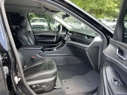 Certified 2023 Jeep Grand Cherokee L Limited AWD/4WD image 17