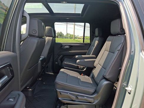 New 2026 Chevrolet Suburban RST w/ Comfort Package AWD/4WD image 7